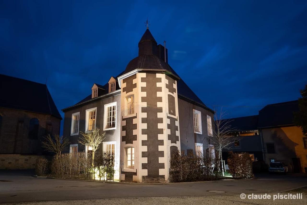 Chateau De *